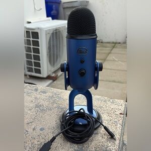 Yeti USB Microphone - Blue